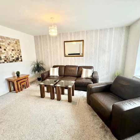 Home Centrally Located In Folkestone, Great Location For Families Or Workers מראה חיצוני תמונה