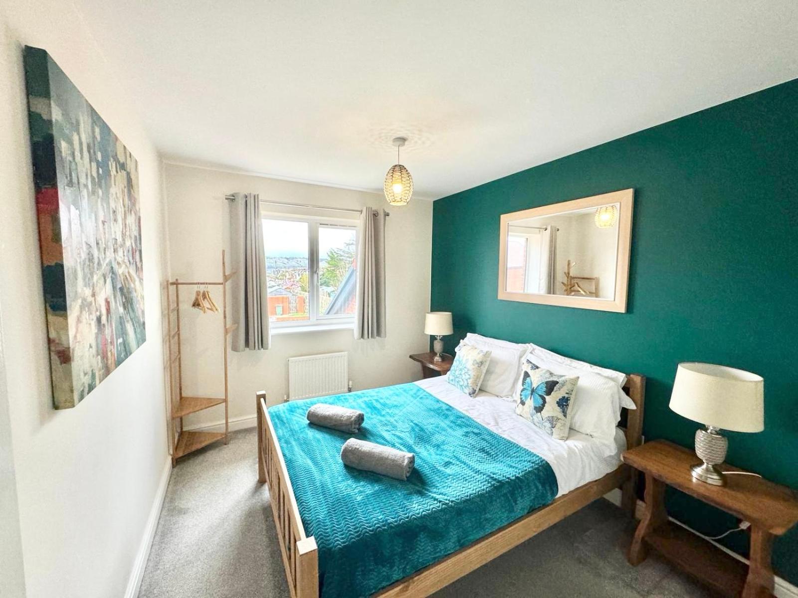 Home Centrally Located In Folkestone, Great Location For Families Or Workers מראה חיצוני תמונה
