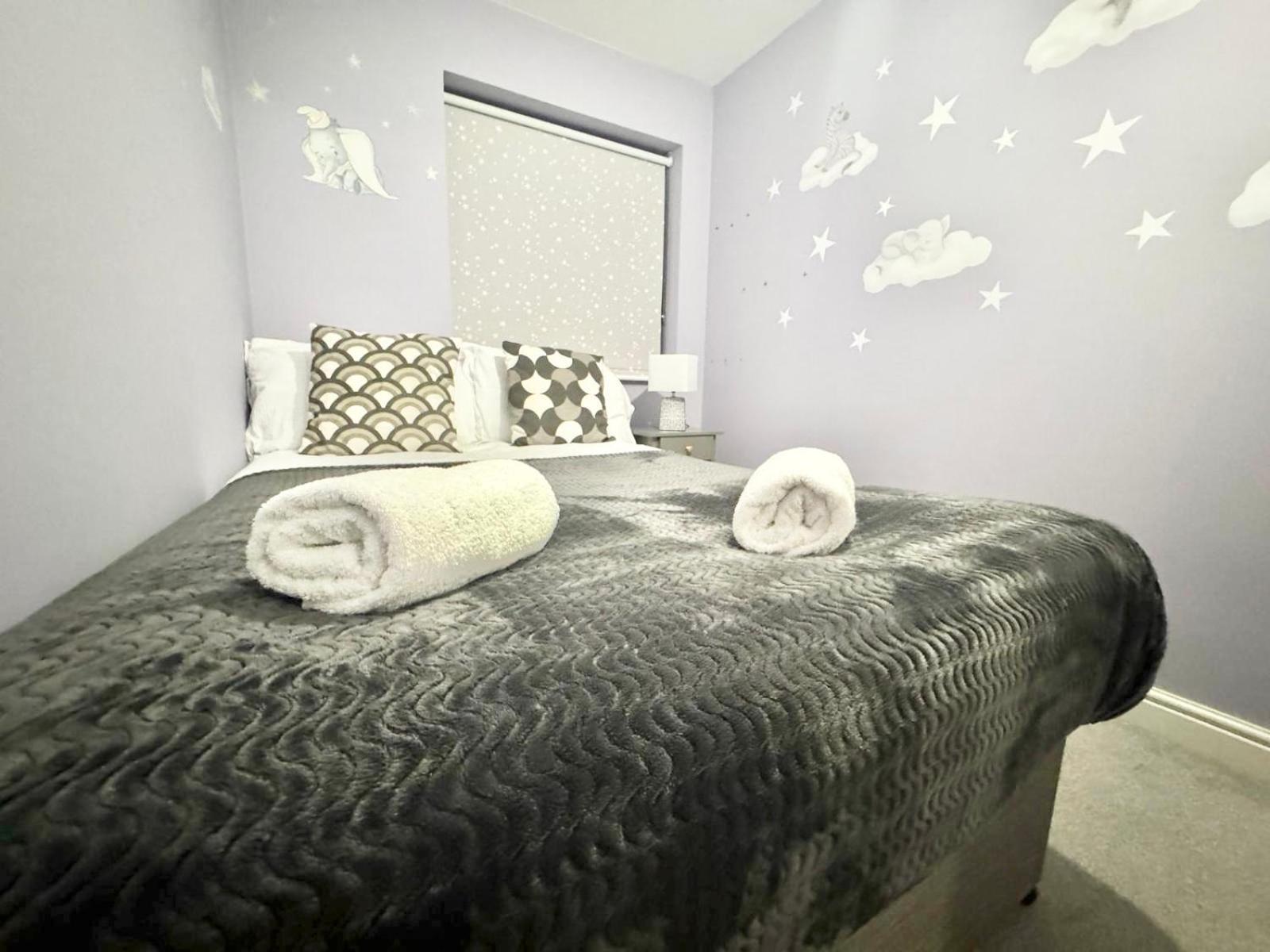 Home Centrally Located In Folkestone, Great Location For Families Or Workers מראה חיצוני תמונה